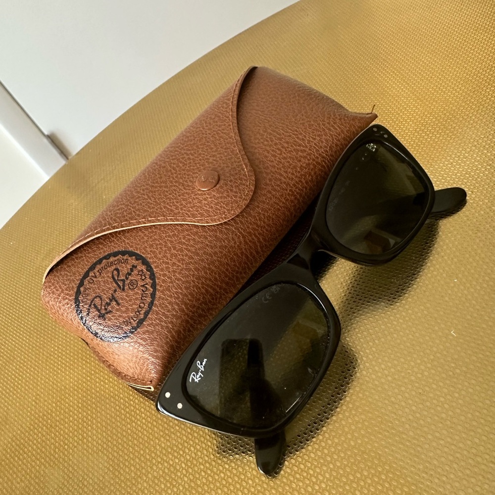 Lady burbank raybans